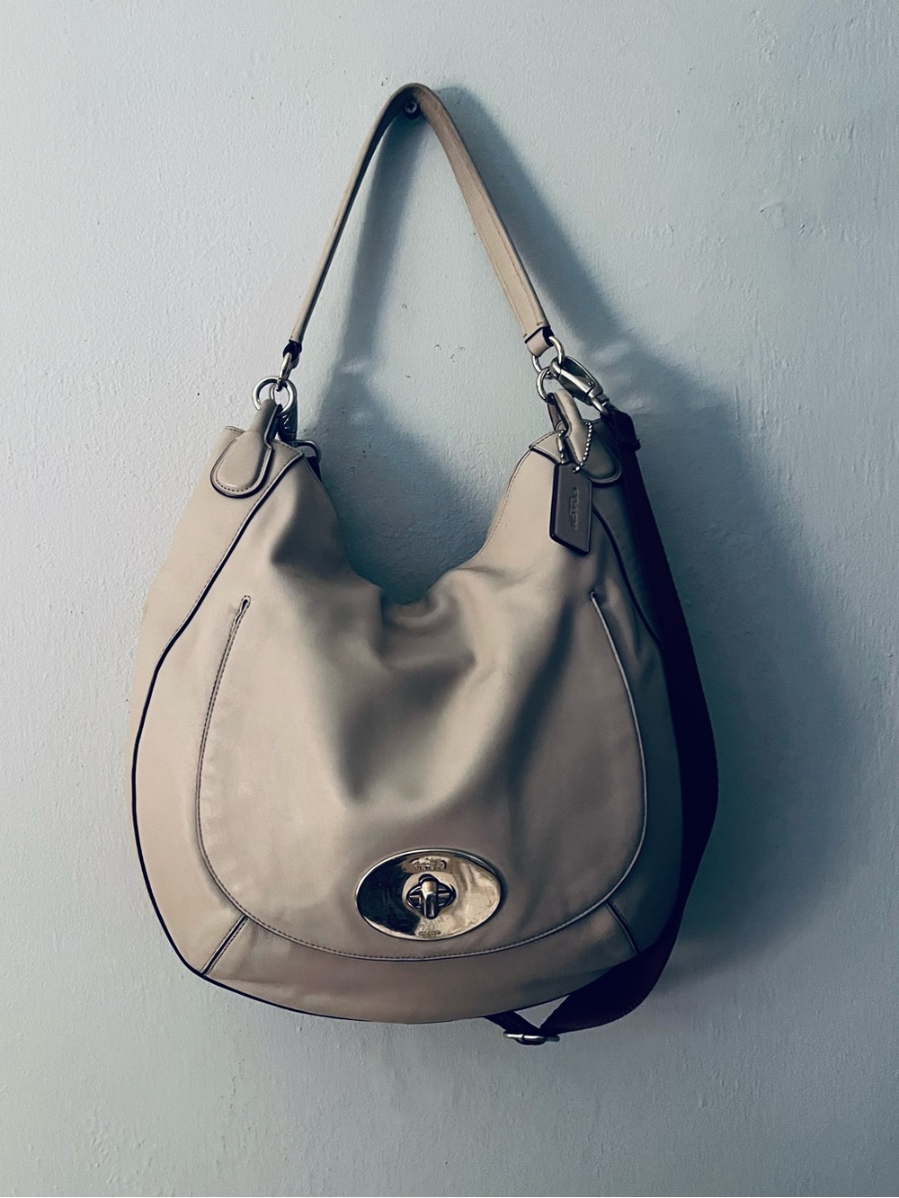 COACH LIGHT GRAY WHIPLASH CIRCLE LEATHER BAG 34656